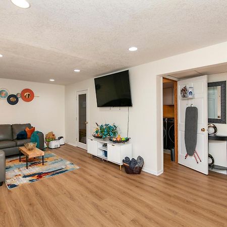 Family Friendly Home Close To Airport And Downtown 得梅因 外观 照片