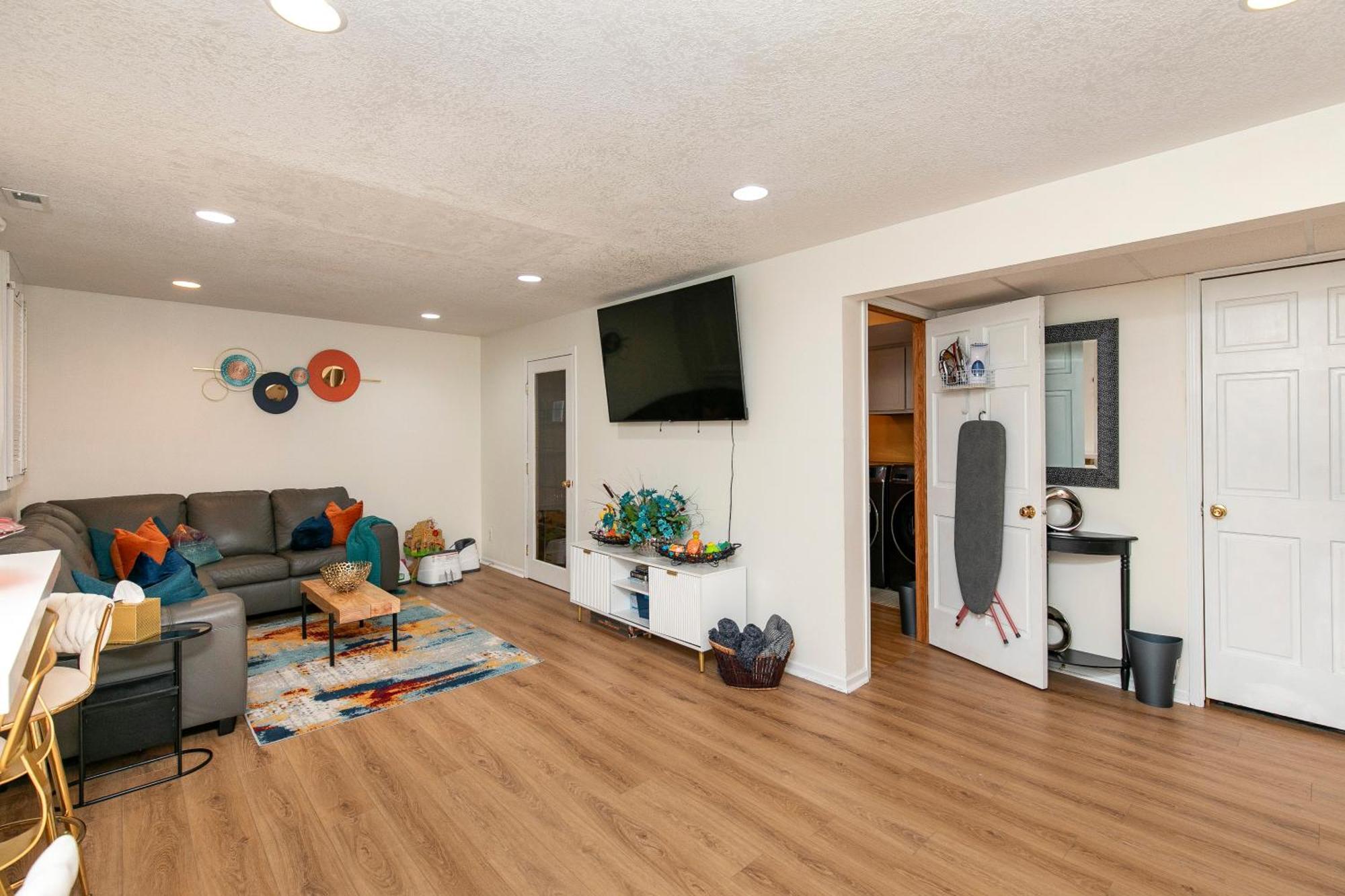 Family Friendly Home Close To Airport And Downtown 得梅因 外观 照片