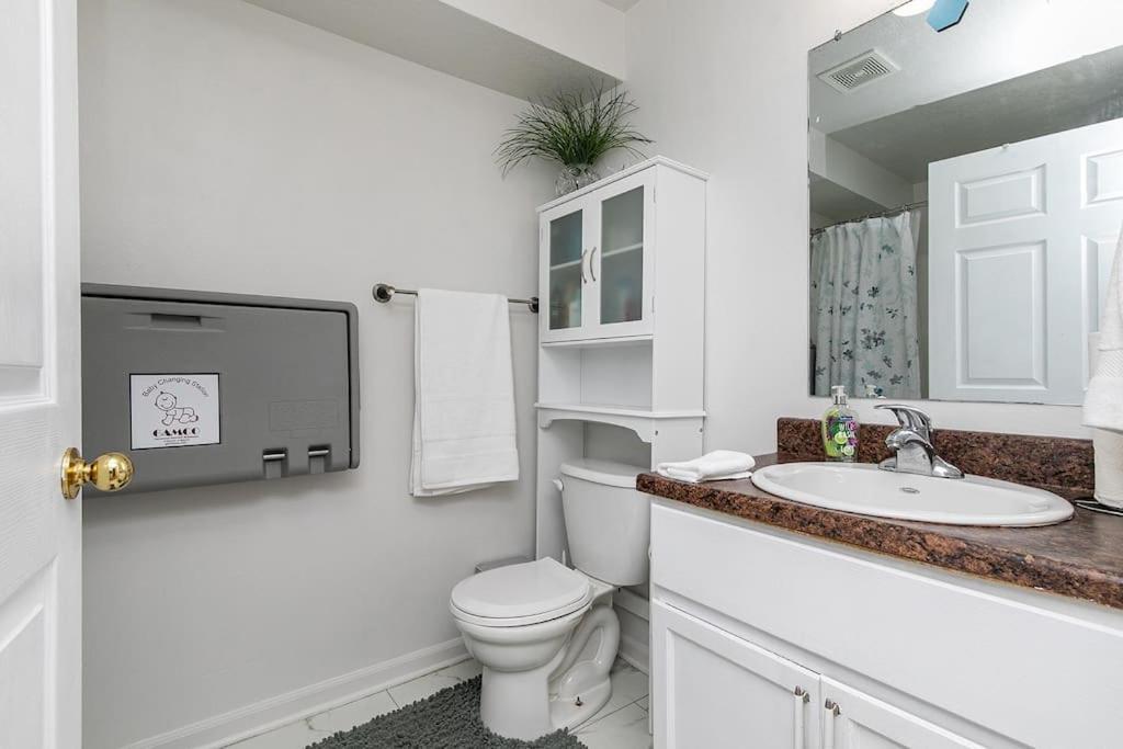 Family Friendly Home Close To Airport And Downtown 得梅因 外观 照片