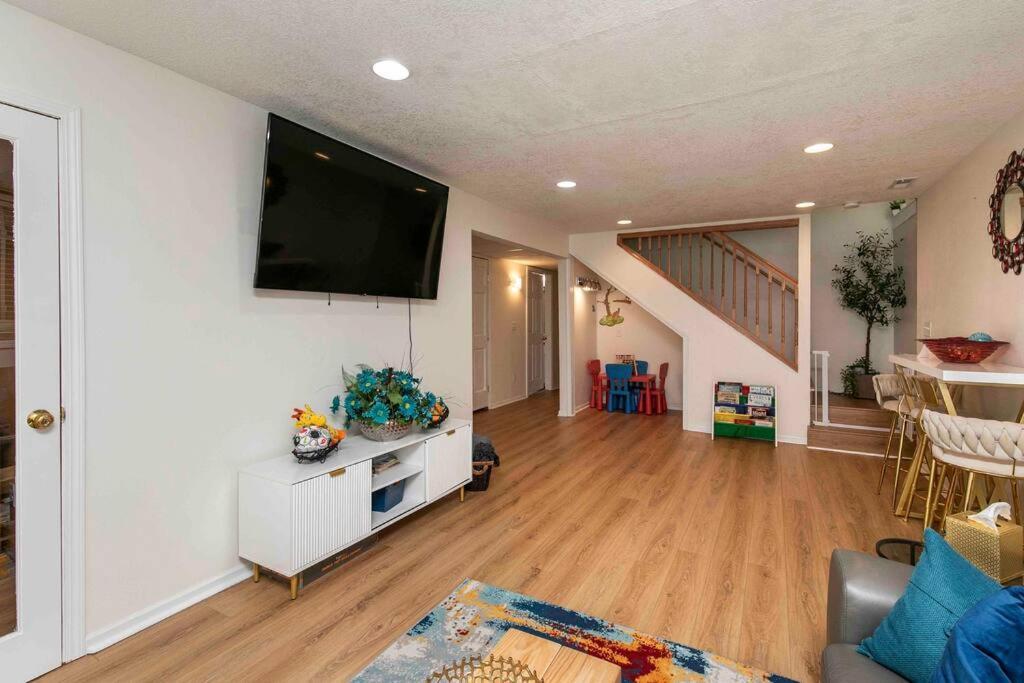 Family Friendly Home Close To Airport And Downtown 得梅因 外观 照片