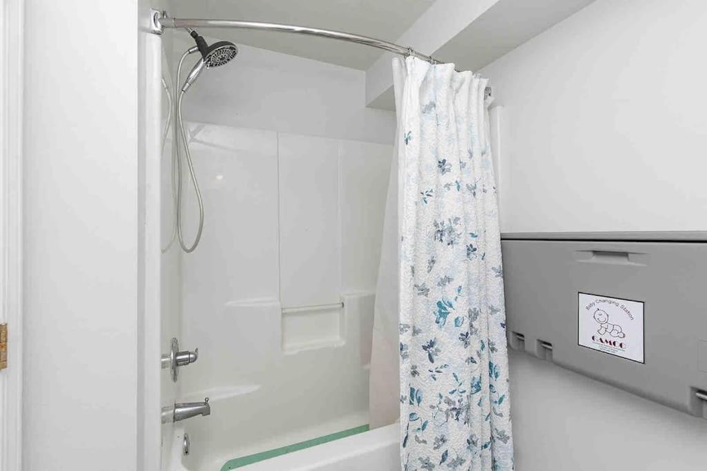 Family Friendly Home Close To Airport And Downtown 得梅因 外观 照片