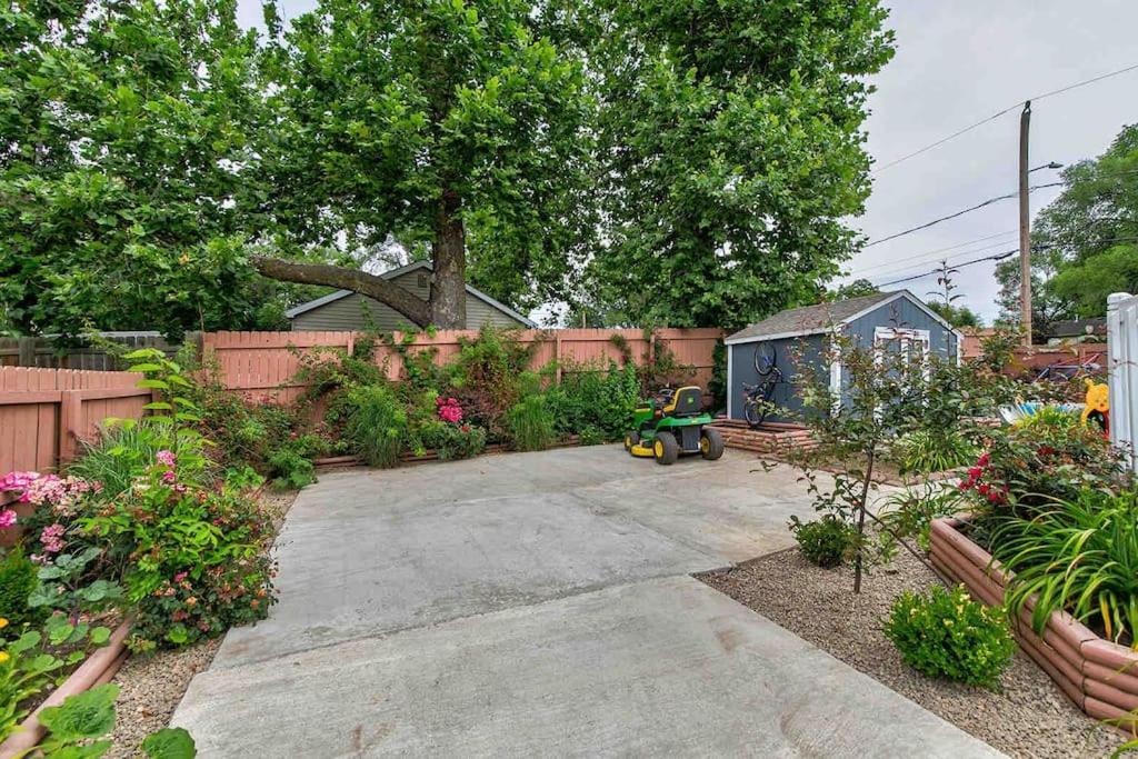 Family Friendly Home Close To Airport And Downtown 得梅因 外观 照片